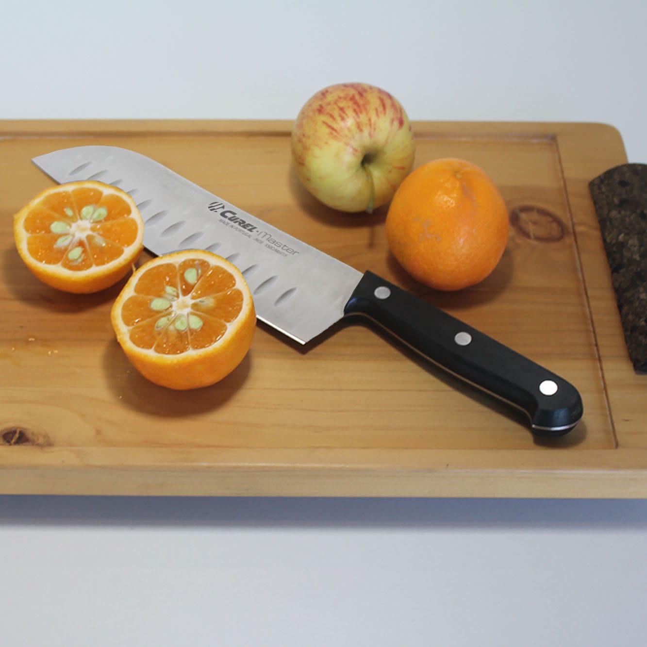 Curel Faca Santoku Master 19cm com Alvéolos Cabo POM preto